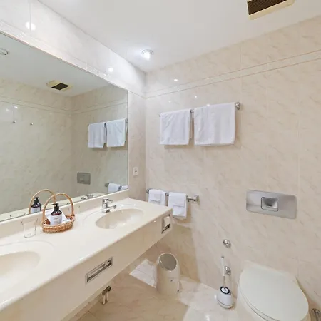 Mozart Hotell 3*