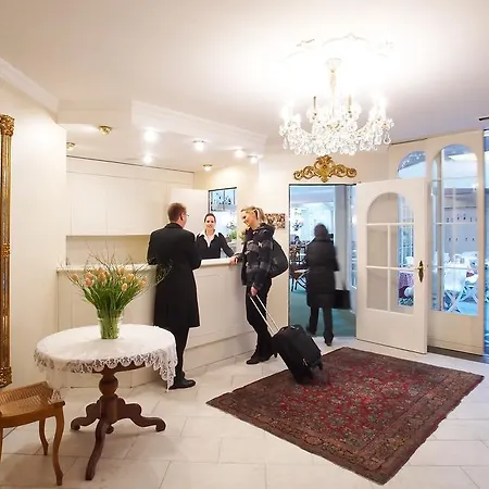 Mozart Hotel 3*